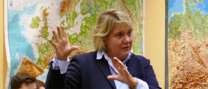 Tage der freien Schulen – MdL Martina Hannen gibt Unterrichtsstunde in der Privaten Sekundarschule Schloss Varenholz